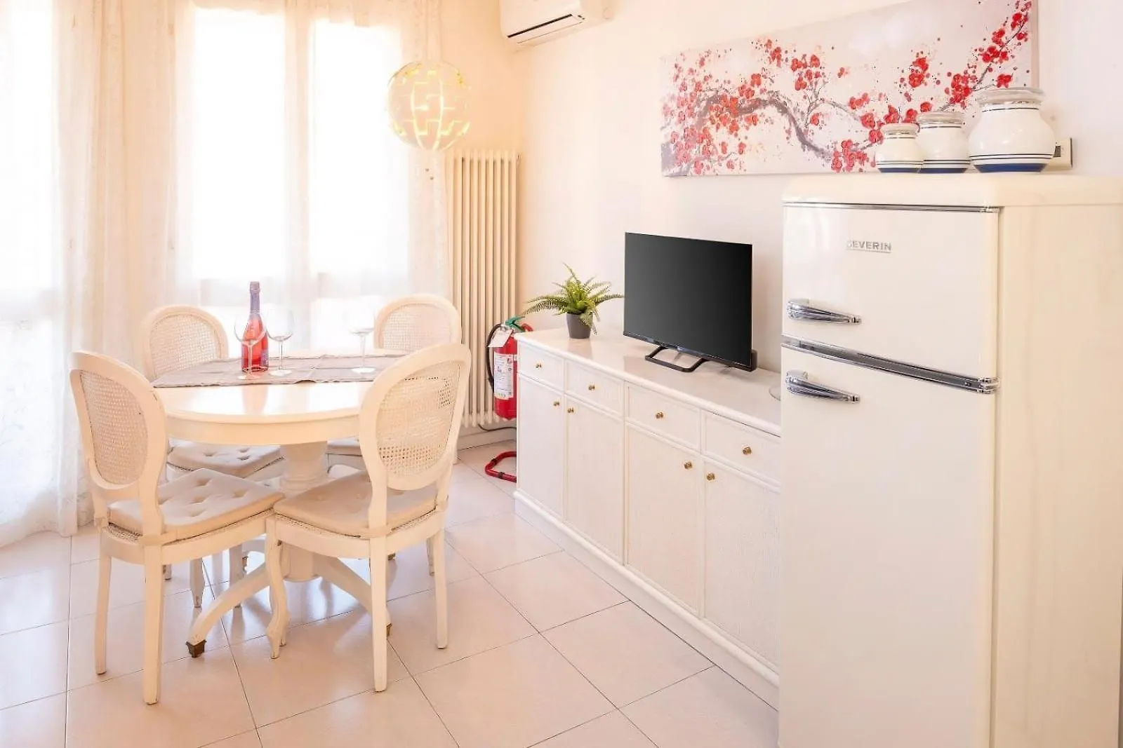 Elena Apartment - Free Secure Parking - Center - Pool - View Lake Bardolino 0*,  Italy